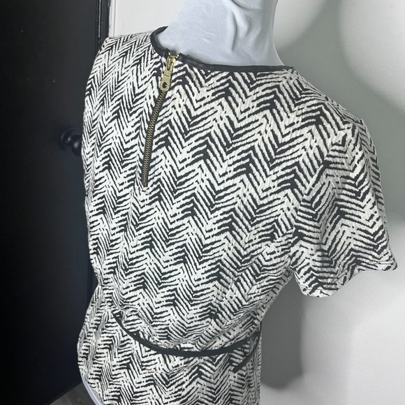 Liz Cliaborne Career Zebra Like Pattern Short Sleeve Top Size M - Picture 5 of 8